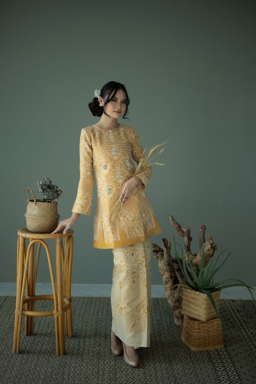 Raisa Brocade Tenun Pesak - Ginger Gold